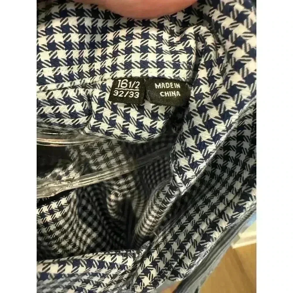 Hugo Boss Men's Dress Shirt 16.5 - 32/33  Elegance and Sophistication Redefined - Picture 3 of 5